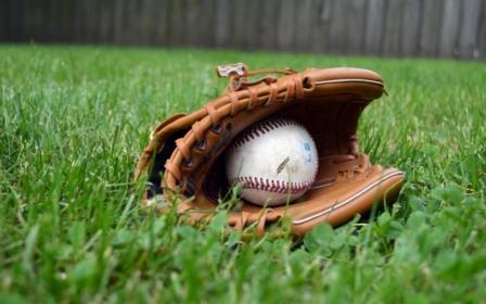 How To Dry A Wet Baseball Glove Quickly & Safely