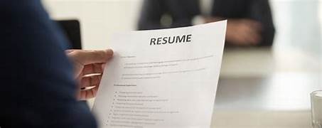 How to Build a Strong Resume While in College